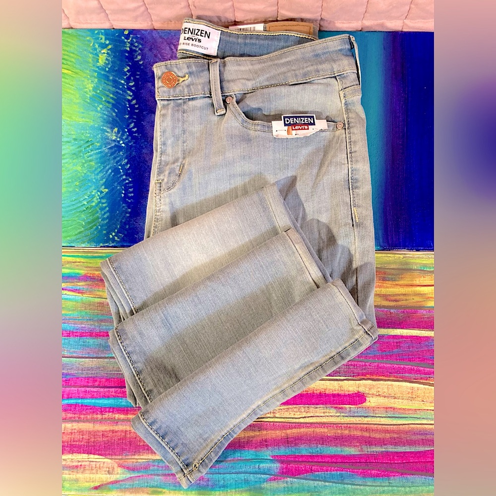 Denizen Levi’s Women’s Light-Wash Mid-Rise Bootcut Jeans